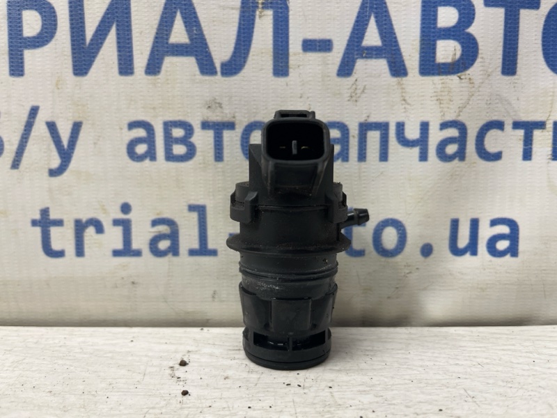 Запчасть насос омывателя стекла Mazda CX 7 2006-2012 ER 2.2 дизель MZR-CD G22C67482 Б/У Насос омывателя стекла Mazda CX 7 2006-2012 ER 2.2 дизель MZR-CD G22C67482 Б/У