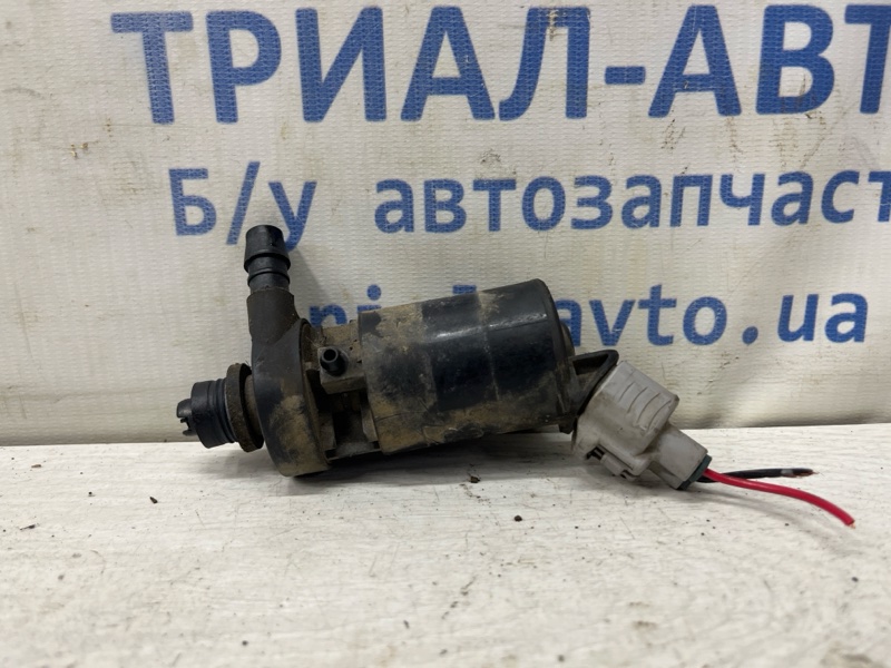 Запчасть насос омывателя стекла Mazda CX 7 2006-2012 ER 2.2 дизель MZR-CD FE0351811B Б/У Насос омывателя стекла Mazda CX 7 2006-2012 ER 2.2 дизель MZR-CD FE0351811B Б/У