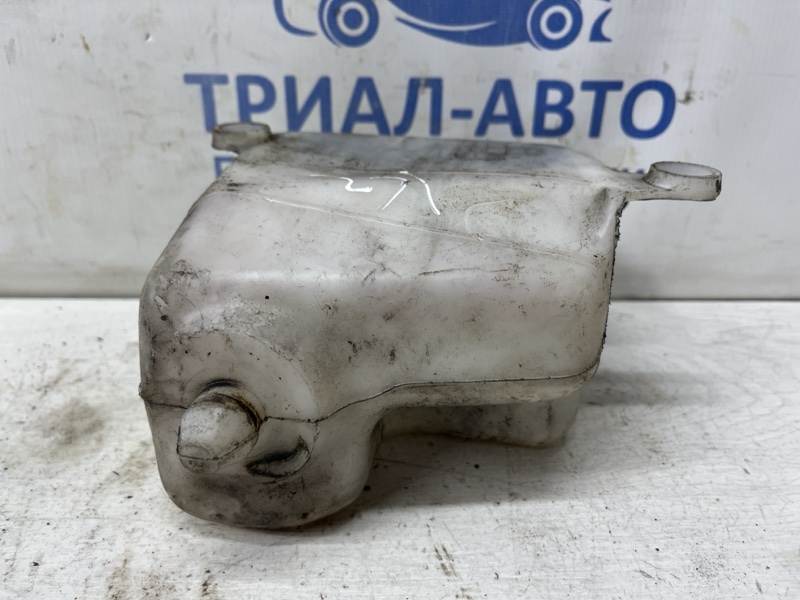 Бачок радиатора (расширительный) Mitsubishi Pajero Sport K9 2.5 Diesel 4D56 Бачок радиатора (расширительный) Mitsubishi Pajero Sport K9 2.5 Diesel 4D56
