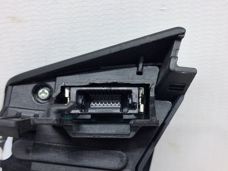 Кнопки руля Lexus RX 350 XU30 3.5 Бензин 2GRFE Кнопки руля Lexus RX 350 XU30 3.5 Бензин 2GRFE