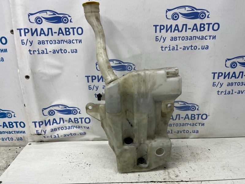 Запчасть бачок омывателя Ford Kuga 2011-2019 CBS 2.0 diesel CV4417B613AD Б/У Бачок омывателя Ford Kuga 2011-2019 CBS 2.0 diesel CV4417B613AD Б/У