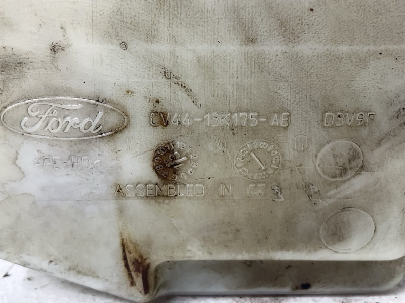 Бачок омывателя Kuga 2011-2019 CBS 2.0 diesel Бачок омывателя Kuga 2011-2019 CBS 2.0 diesel