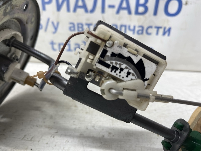 Датчик уровня топлива в бак Hyundai Tucson JM 2.0 diesel D4EA Датчик уровня топлива в бак Hyundai Tucson JM 2.0 diesel D4EA