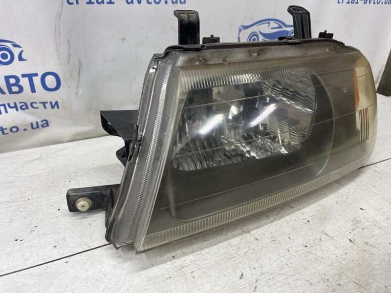 Фара левая галоген Mitsubishi Pajero Sport K9 2.5 Diesel 4D56 Фара левая галоген Mitsubishi Pajero Sport K9 2.5 Diesel 4D56