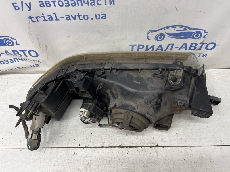 Фара левая галоген Pajero Sport 1996-2008 K9 2.5 Diesel 4D56 Фара левая галоген Pajero Sport 1996-2008 K9 2.5 Diesel 4D56