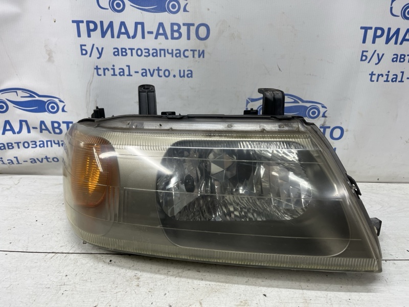 Запчасть фара правая галоген Mitsubishi Pajero Sport 1996-2008 K9 2.5 Diesel 4D56 8301A366 Б/У Фара правая галоген Mitsubishi Pajero Sport 1996-2008 K9 2.5 Diesel 4D56 8301A366 Б/У