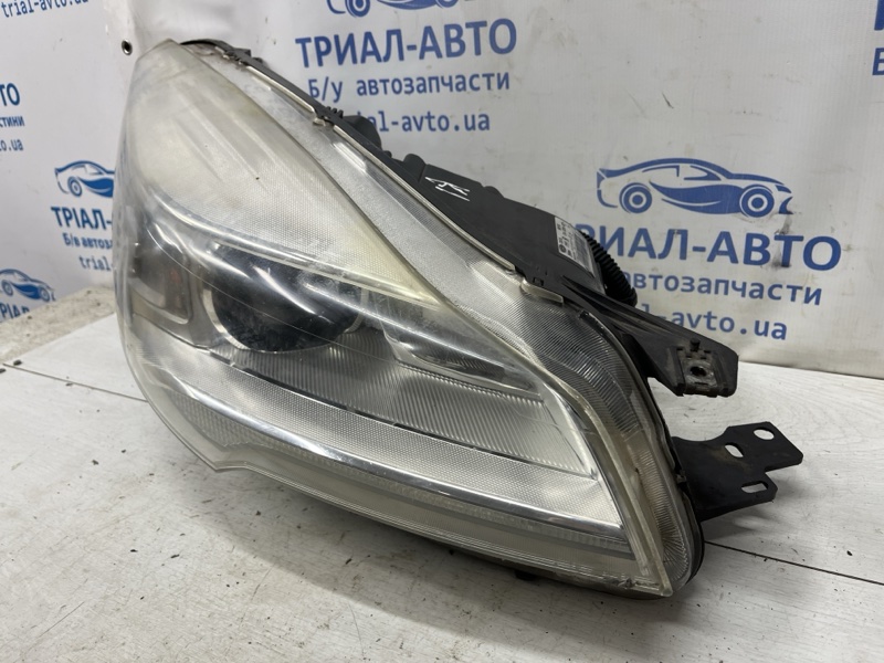 Фара правая Ксенон Kuga 2011-2019 CBS 2.0 diesel Фара правая Ксенон Kuga 2011-2019 CBS 2.0 diesel