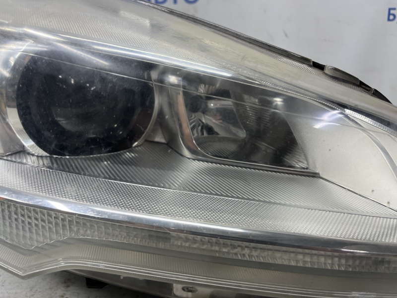 Фара правая Ксенон Kuga 2011-2019 CBS 2.0 diesel Фара правая Ксенон Kuga 2011-2019 CBS 2.0 diesel
