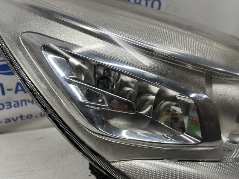 Фара правая Ксенон Kuga 2011-2019 CBS 2.0 diesel Фара правая Ксенон Kuga 2011-2019 CBS 2.0 diesel