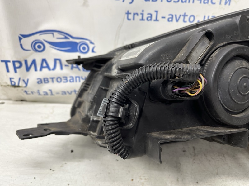 Фара правая Ксенон Kuga 2011-2019 CBS 2.0 diesel Фара правая Ксенон Kuga 2011-2019 CBS 2.0 diesel