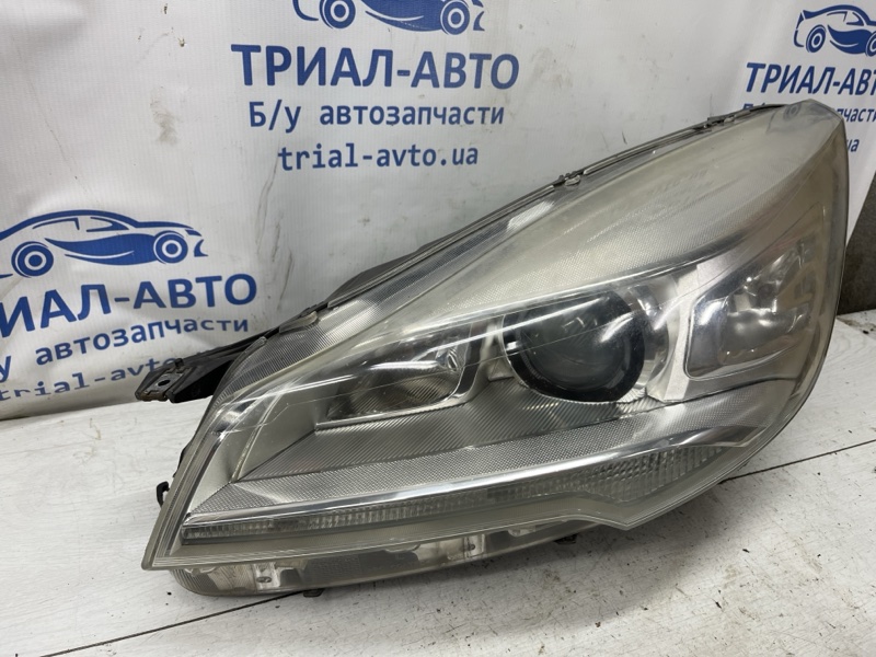 Фара левая Ксенон Kuga 2011-2019 CBS 2.0 diesel Фара левая Ксенон Kuga 2011-2019 CBS 2.0 diesel