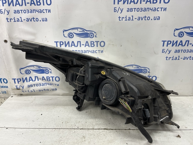 Фара левая Ксенон Kuga 2011-2019 CBS 2.0 diesel Фара левая Ксенон Kuga 2011-2019 CBS 2.0 diesel