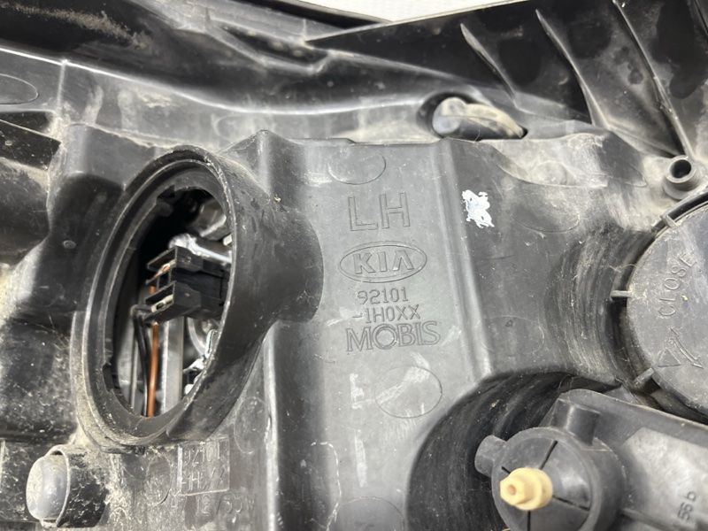 Фара левая Ceed 2006-2012 ED 1.6 diesel D4FB Фара левая Ceed 2006-2012 ED 1.6 diesel D4FB