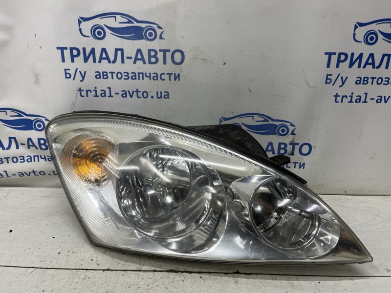 Запчасть фара правая Kia Ceed 2006-2012 ED 1.6 diesel D4FB 921021H000 Б/У Фара правая Kia Ceed 2006-2012 ED 1.6 diesel D4FB 921021H000 Б/У