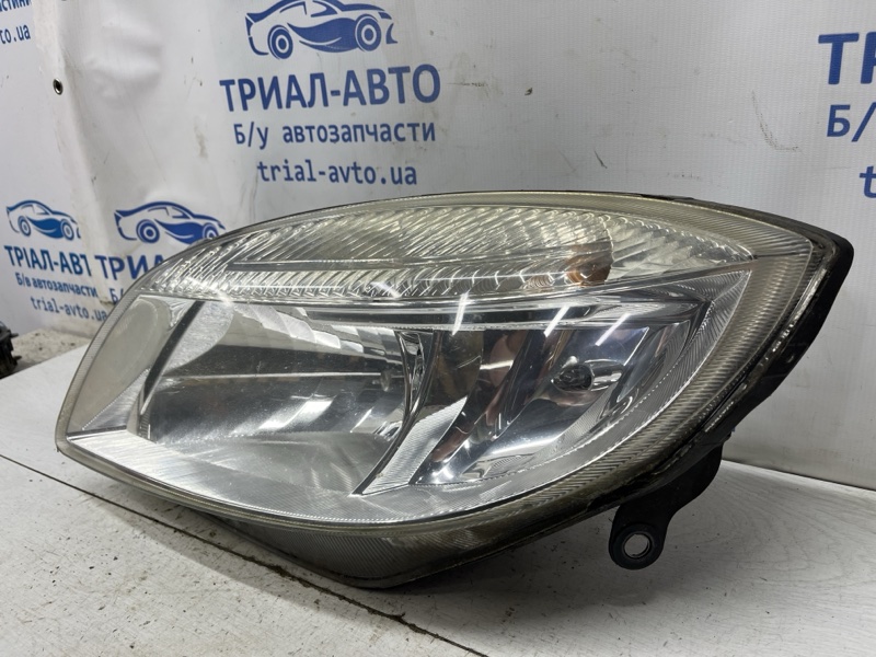 Фара левая Fabia 2007-2014 5J 1.4 diesel Фара левая Fabia 2007-2014 5J 1.4 diesel