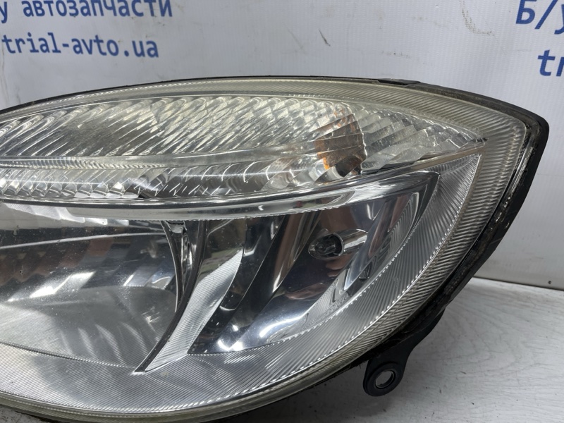 Фара левая Fabia 2007-2014 5J 1.4 diesel Фара левая Fabia 2007-2014 5J 1.4 diesel