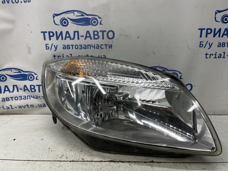 Запчасть фара правая Skoda Fabia 2007-2014 5J 1.4 diesel 5J1941018 Б/У Фара правая Skoda Fabia 2007-2014 5J 1.4 diesel 5J1941018 Б/У