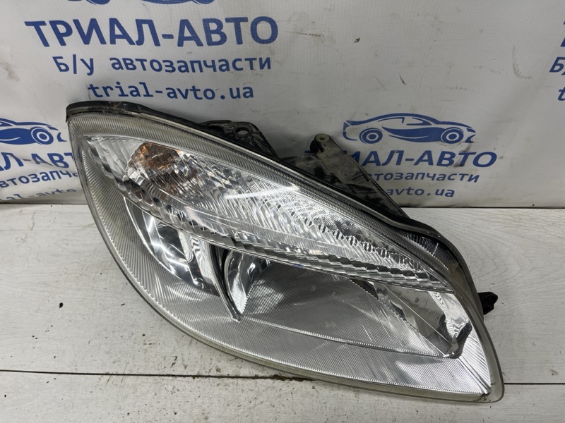 Фара правая Fabia 2007-2014 5J 1.4 diesel Фара правая Fabia 2007-2014 5J 1.4 diesel