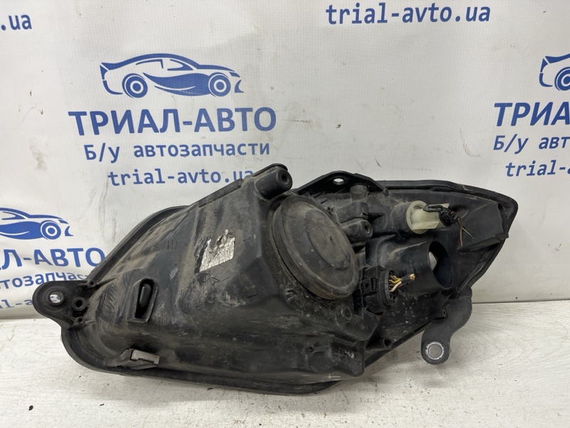 Фара правая Fabia 2007-2014 5J 1.4 diesel Фара правая Fabia 2007-2014 5J 1.4 diesel