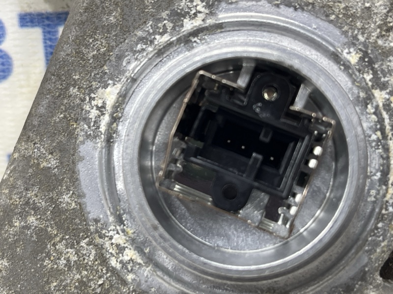 Блок розжига ксеноновой фары Mazda CX 5 KE 2.2 diesel Блок розжига ксеноновой фары Mazda CX 5 KE 2.2 diesel