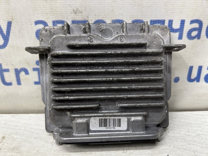 Запчасть блок розжига ксеноновой фары Ford Kuga 2011-2019 CBS 2.0 diesel 1697303 Б/У Блок розжига ксеноновой фары Ford Kuga 2011-2019 CBS 2.0 diesel 1697303 Б/У