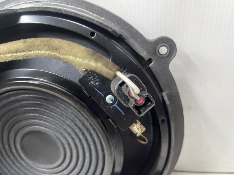 Динамик двери Mazda CX 7 ER 2.2 дизель MZR-CD Динамик двери Mazda CX 7 ER 2.2 дизель MZR-CD