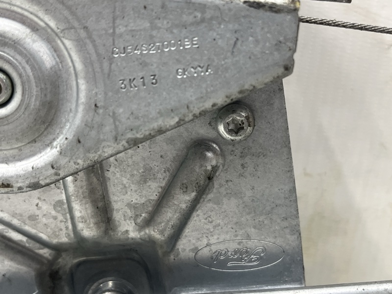 Стеклоподъемник задний левый Ford Kuga CBS 2.0 diesel Стеклоподъемник задний левый Ford Kuga CBS 2.0 diesel