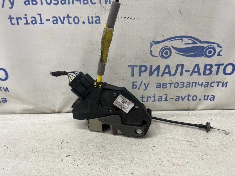 Замок двери задний правый Ford Kuga CBS 2.0 diesel Замок двери задний правый Ford Kuga CBS 2.0 diesel