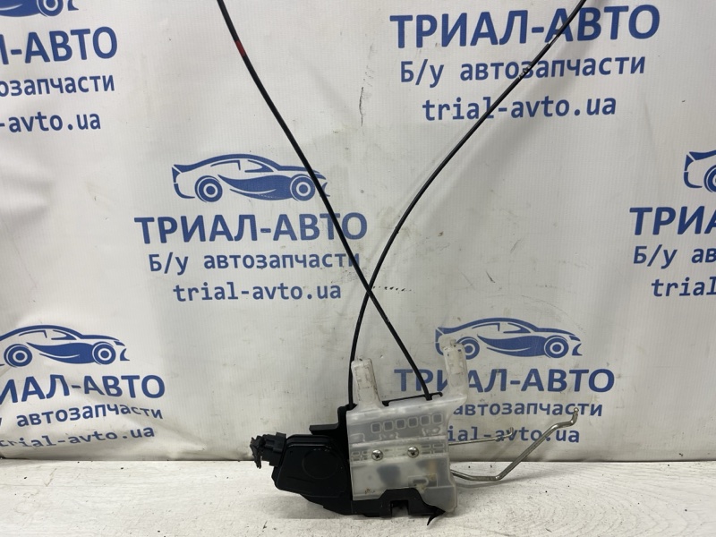 Замок двери передний правый Hyundai Tucson JM 2.0 diesel D4EA Замок двери передний правый Hyundai Tucson JM 2.0 diesel D4EA