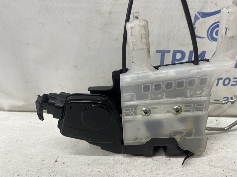 Замок двери передний правый Tucson 2004-2009 JM 2.0 diesel D4EA Замок двери передний правый Tucson 2004-2009 JM 2.0 diesel D4EA