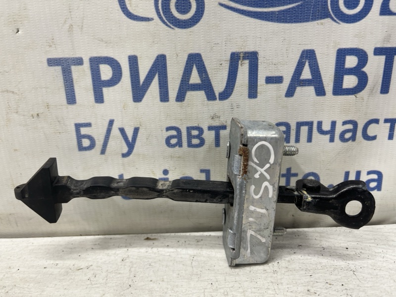 Запчасть ограничитель двери передний левый Mazda CX 5 2011-2017 KE 2.2 diesel KD5358270C Б/У Ограничитель двери передний левый Mazda CX 5 2011-2017 KE 2.2 diesel KD5358270C Б/У