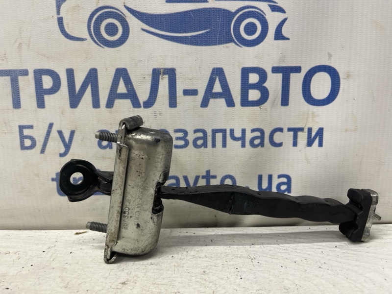 Ограничитель двери передний правый Ford Kuga 2011-2019 CBS 2.0 diesel 1641573 Б/У