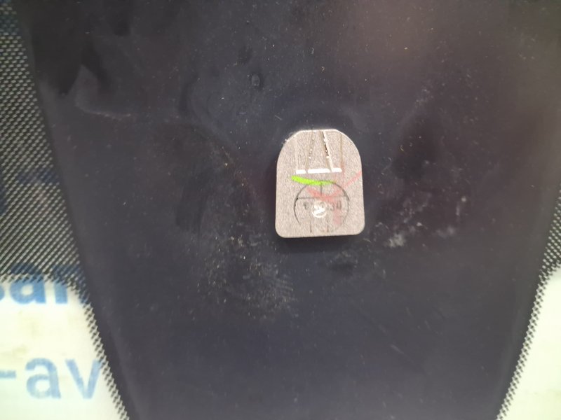 Стекло лобовое 3 2003-2009 BK 1.6 бензин Z6 Стекло лобовое 3 2003-2009 BK 1.6 бензин Z6