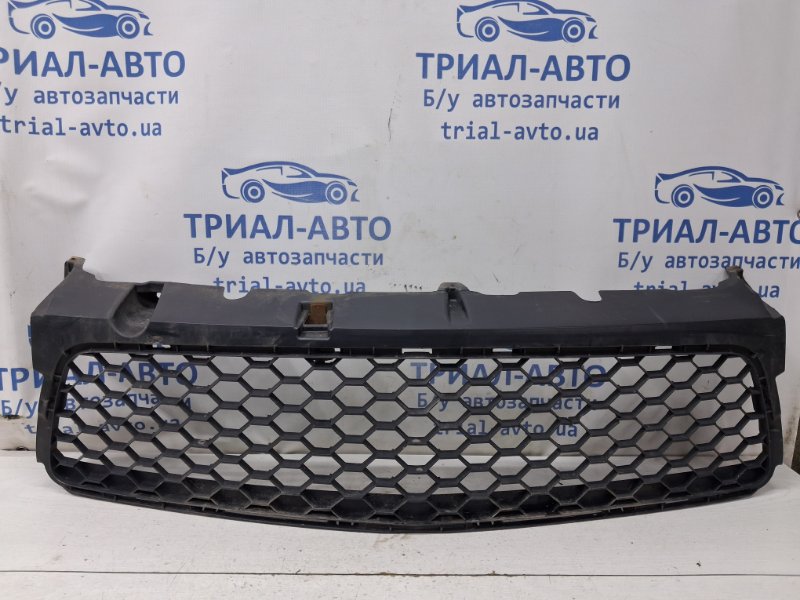 Запчасть решетка бампера центральная Mazda 3 2003-2009 BK 1.6 бензин Z6 BR5H-50-1T0 Б/У Решетка бампера центральная Mazda 3 2003-2009 BK 1.6 бензин Z6 BR5H-50-1T0 Б/У