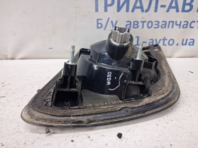 Фонарь задний внутренний правый 3 2003-2009 BK 1.6 бензин Z6 Фонарь задний внутренний правый 3 2003-2009 BK 1.6 бензин Z6