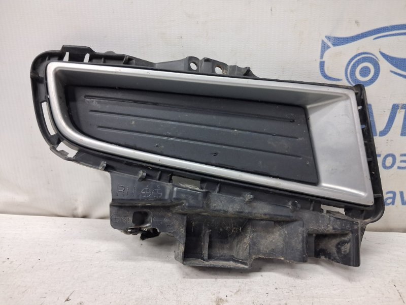 Запчасть решетка переднего бампера правая Mazda 3 2003-2009 BK 1.6 бензин Z6 BR5H-50-C11A Б/У Решетка переднего бампера правая Mazda 3 2003-2009 BK 1.6 бензин Z6 BR5H-50-C11A Б/У