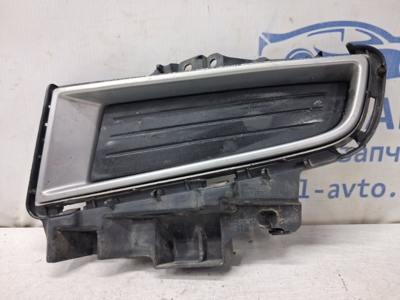 Запчасть решетка переднего бампера левая Mazda 3 2003-2009 BK 1.6 бензин Z6 BR5H-50-C21B Б/У Решетка переднего бампера левая Mazda 3 2003-2009 BK 1.6 бензин Z6 BR5H-50-C21B Б/У