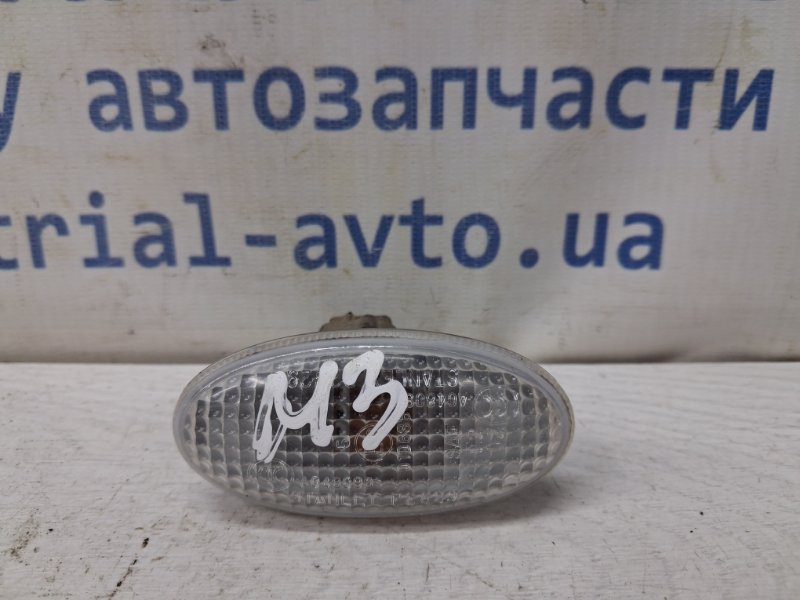 Запчасть повторитель поворотника Mazda 3 2003-2009 BK 1.6 бензин Z6 GJ6A-51-120D Б/У Повторитель поворотника Mazda 3 2003-2009 BK 1.6 бензин Z6 GJ6A-51-120D Б/У
