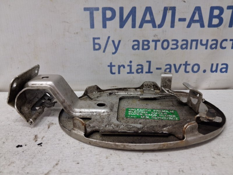 Лючок бака Mazda 3 BK 1.6 бензин Z6 Лючок бака Mazda 3 BK 1.6 бензин Z6
