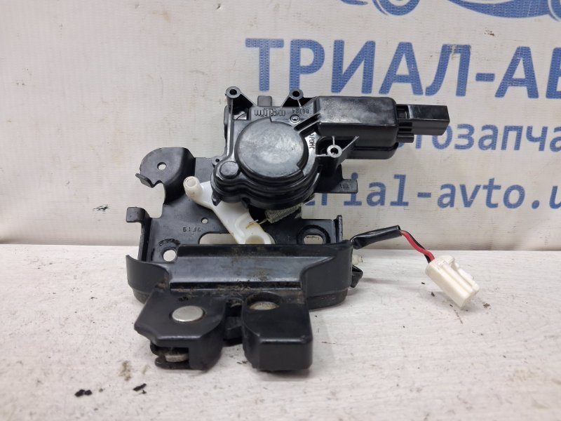 Замок крышки багажника Mazda 3 2003-2009 BK 1.6 бензин Z6 BN8V-56-820A Б/У
