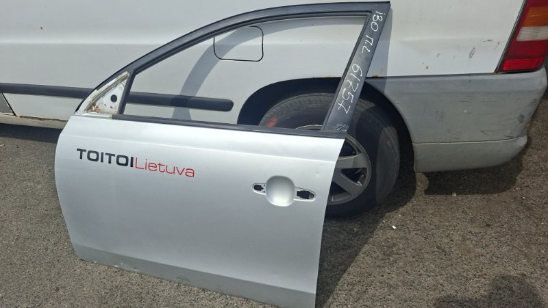 Дверь передняя левая Hyundai I30 FD 1.6 diesel D4FB Дверь передняя левая Hyundai I30 FD 1.6 diesel D4FB