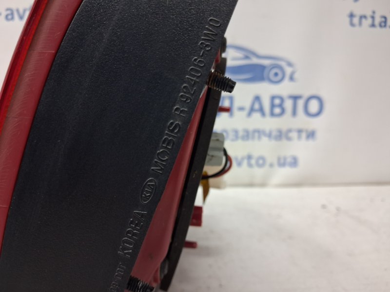 Фонарь задний внутренний правый Sportage 2010-2016 SL 2.0 diesel D4HA Фонарь задний внутренний правый Sportage 2010-2016 SL 2.0 diesel D4HA