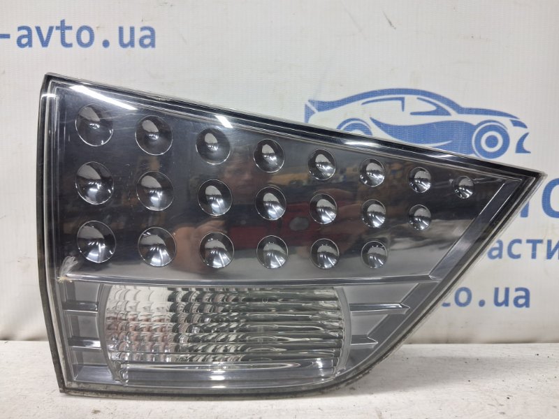 Запчасть фонарь задний внутренний левый Mitsubishi Outlander 2007-2012 XL 2.2 diesel 4N14 8331A005 Б/У Фонарь задний внутренний левый Mitsubishi Outlander 2007-2012 XL 2.2 diesel 4N14 8331A005 Б/У
