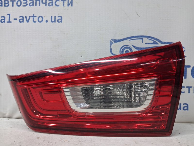 Фонарь задний внутренний правый Mitsubishi ASX 2010- GA 1.8 Diesel 4N13 8336A088 Б/У