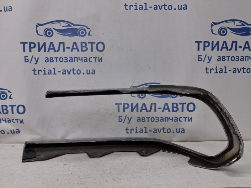 Накладка правая Mitsubishi Pajero Sport K9 2.5 Diesel 4D56