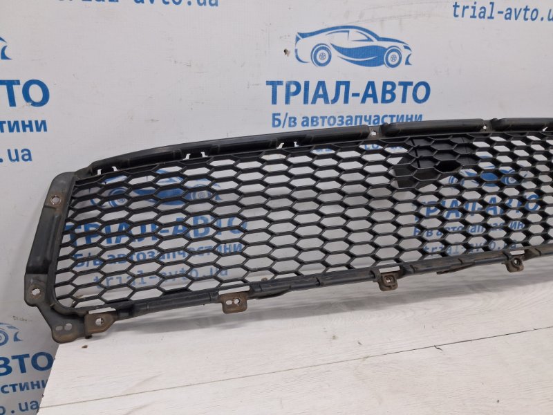 Решетка бампера центральная Outlander 2007-2012 XL 2.2 diesel 4N14 Решетка бампера центральная Outlander 2007-2012 XL 2.2 diesel 4N14