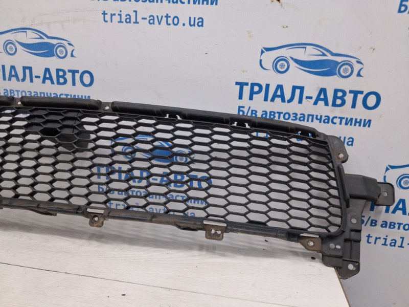 Решетка бампера центральная Mitsubishi Outlander XL 2.2 diesel 4N14 Решетка бампера центральная Mitsubishi Outlander XL 2.2 diesel 4N14