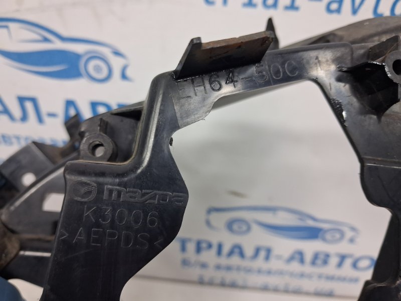 Решетка переднего бампера правая CX 7 2006-2012 ER 2.2 дизель MZR-CD Решетка переднего бампера правая CX 7 2006-2012 ER 2.2 дизель MZR-CD