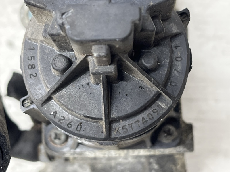 Клапан EGR Outlander 2007-2012 XL 2.2 diesel 4N14 Клапан EGR Outlander 2007-2012 XL 2.2 diesel 4N14