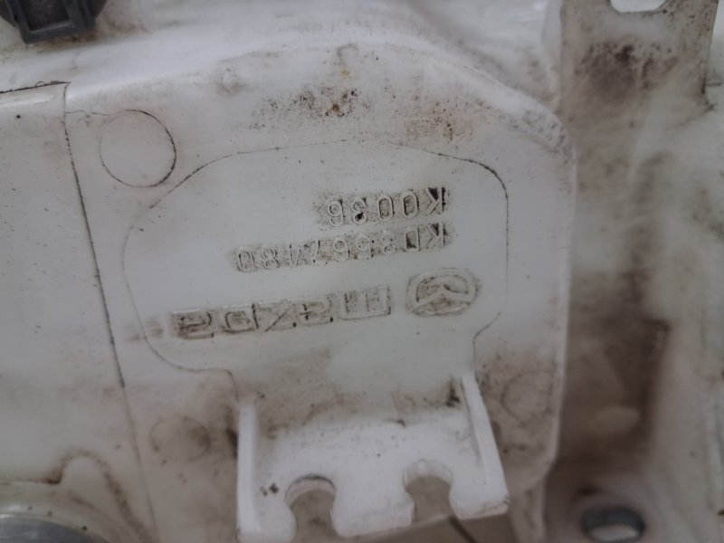 Бачок омывателя CX 5 2011-2017 KE 2.2 diesel Бачок омывателя CX 5 2011-2017 KE 2.2 diesel